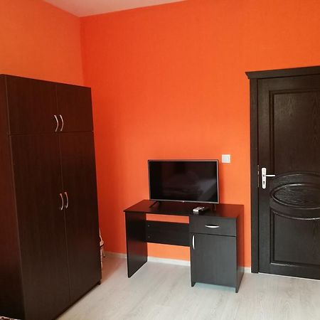 Guest House Karaulanov Elhovo  Екстериор снимка