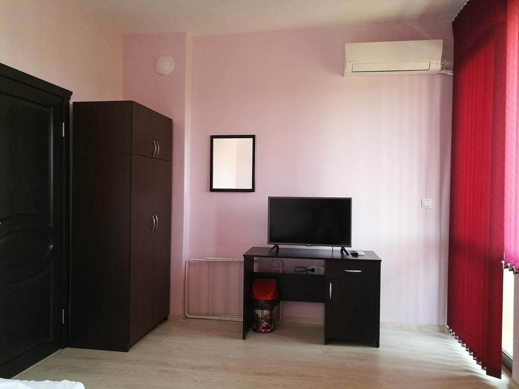 Guest House Karaulanov Elhovo  Екстериор снимка