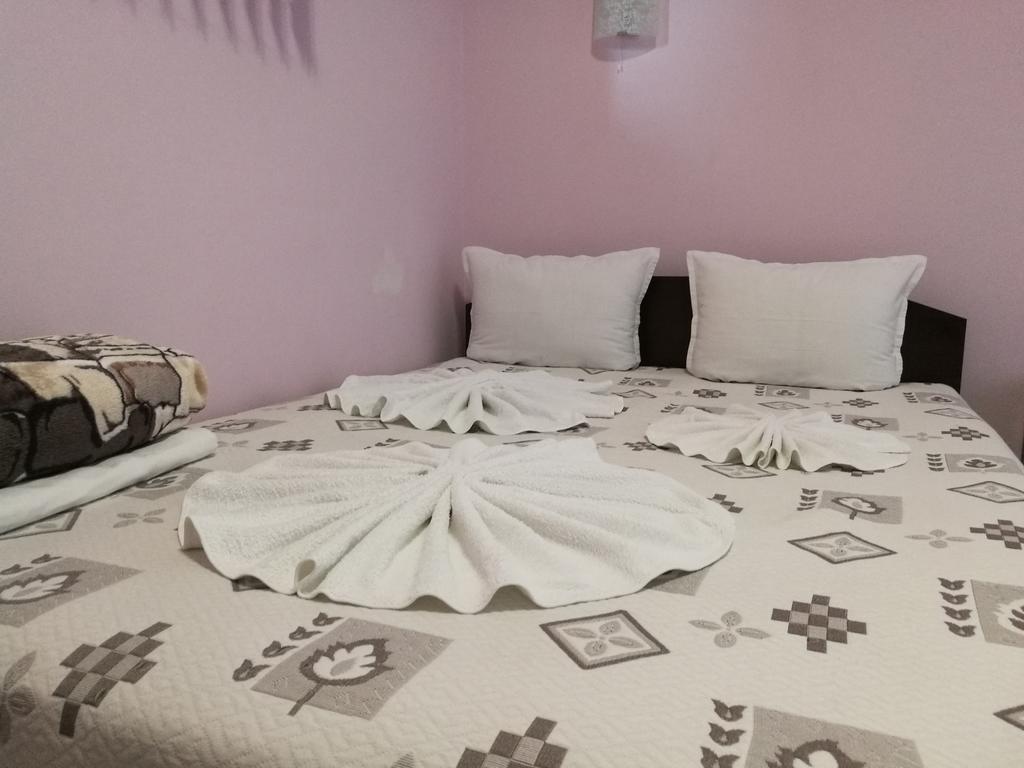 Guest House Karaulanov Elhovo  Екстериор снимка